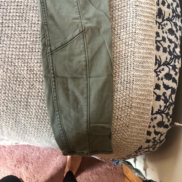 Hollister Super Skinny Green Pants (W26/3) - Picture 3 of 6